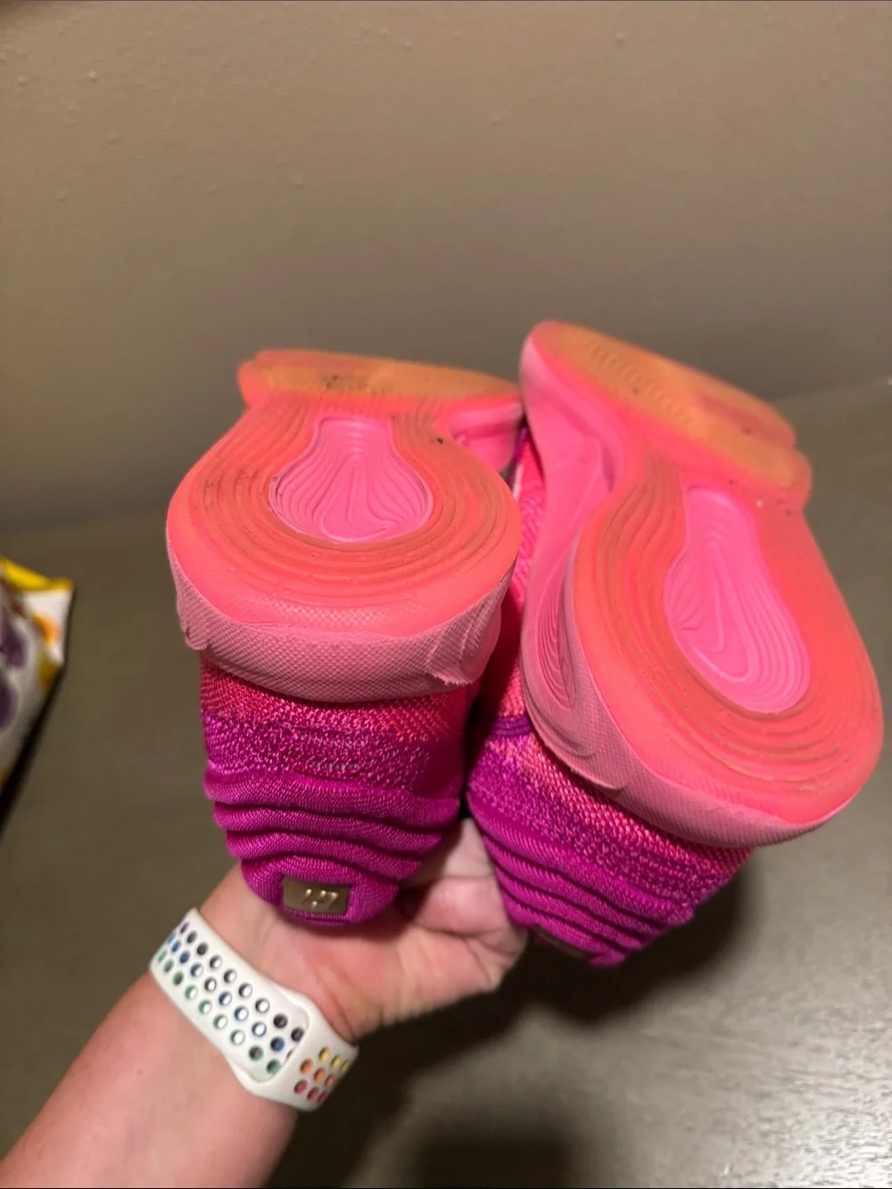 Nike Women's Air Zoom GT Hustle 3 Bright Pink Knit Running Sneakers size 10